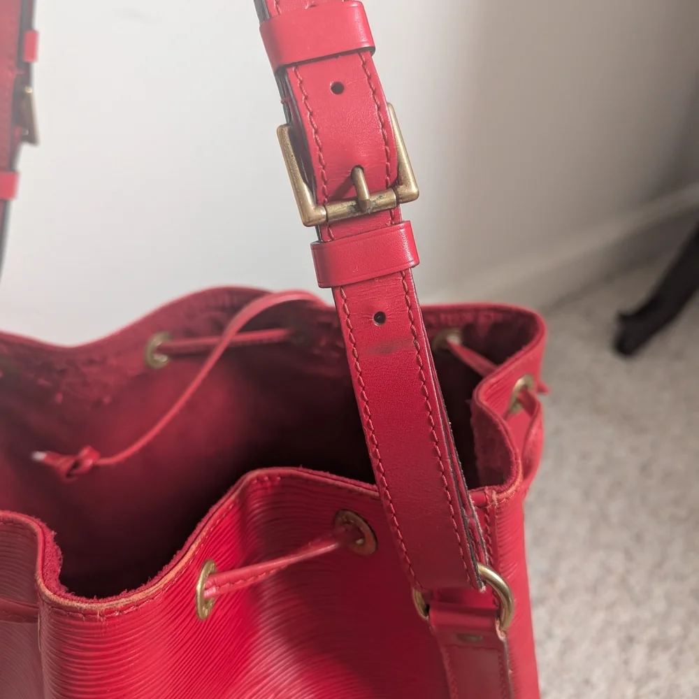 Louis Vuitton Red  Epi Noe Bucket Bag - Picture 11 of 16